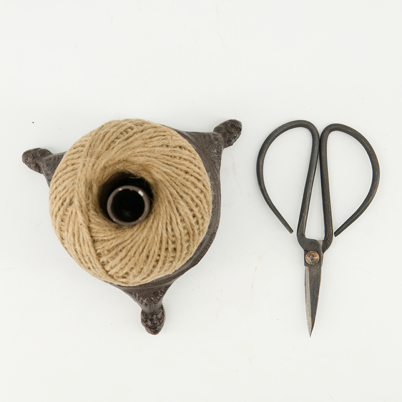 Cast Iron Twine Holder With Snips (8811-T1515T-00)